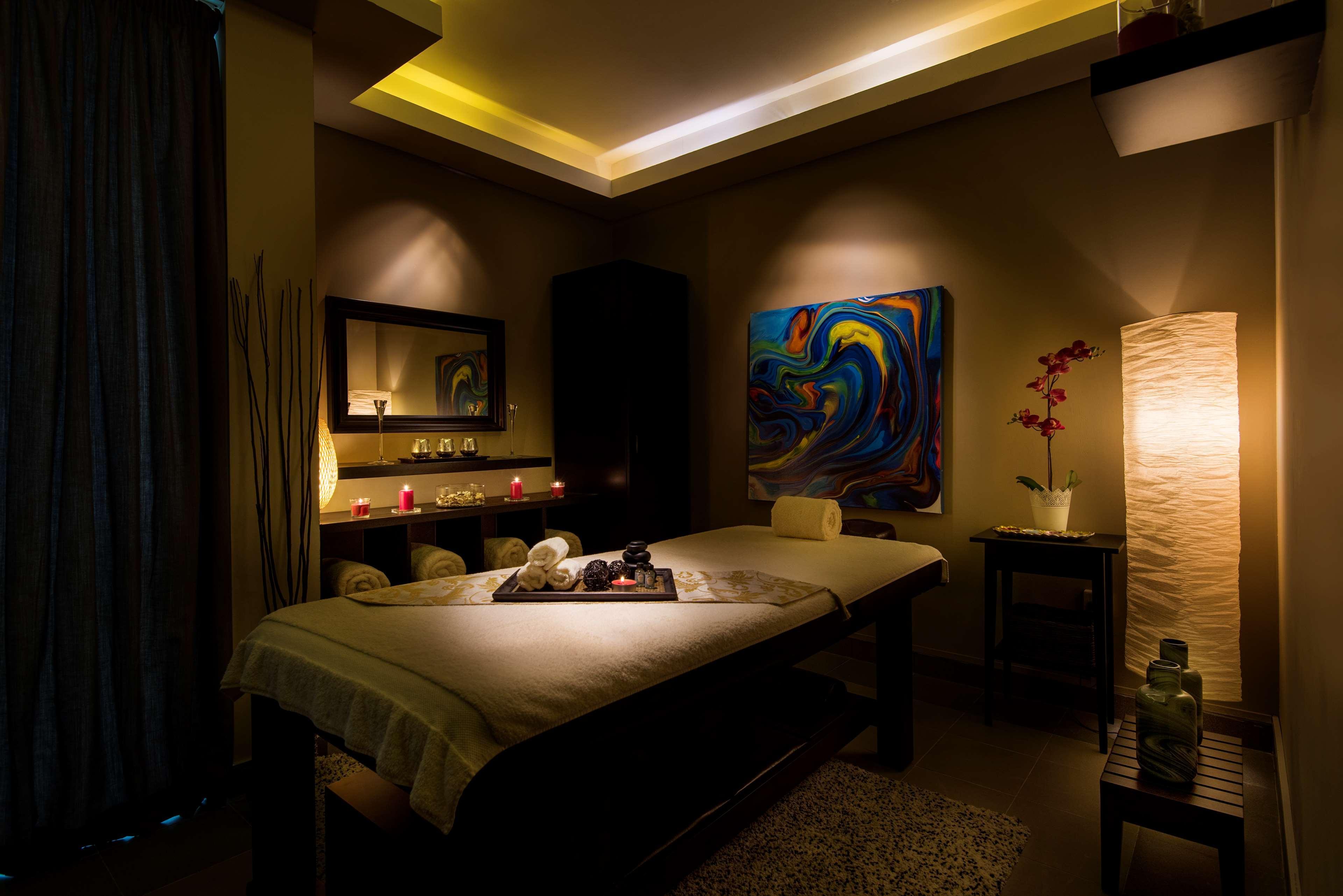 Golden Tulip Doha Hotel Exteriör bild A spa treatment room