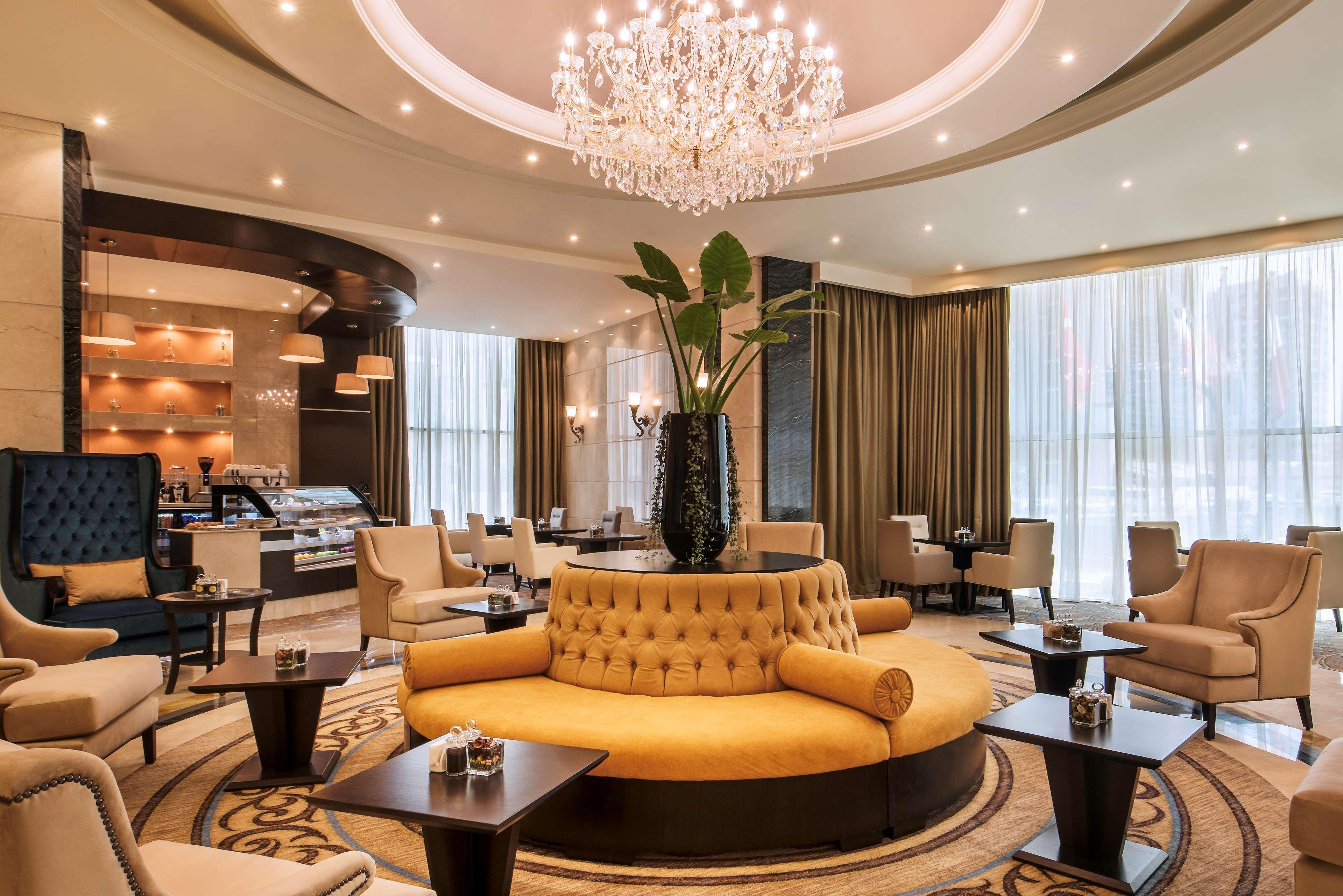 Golden Tulip Doha Hotel Exteriör bild Lobby