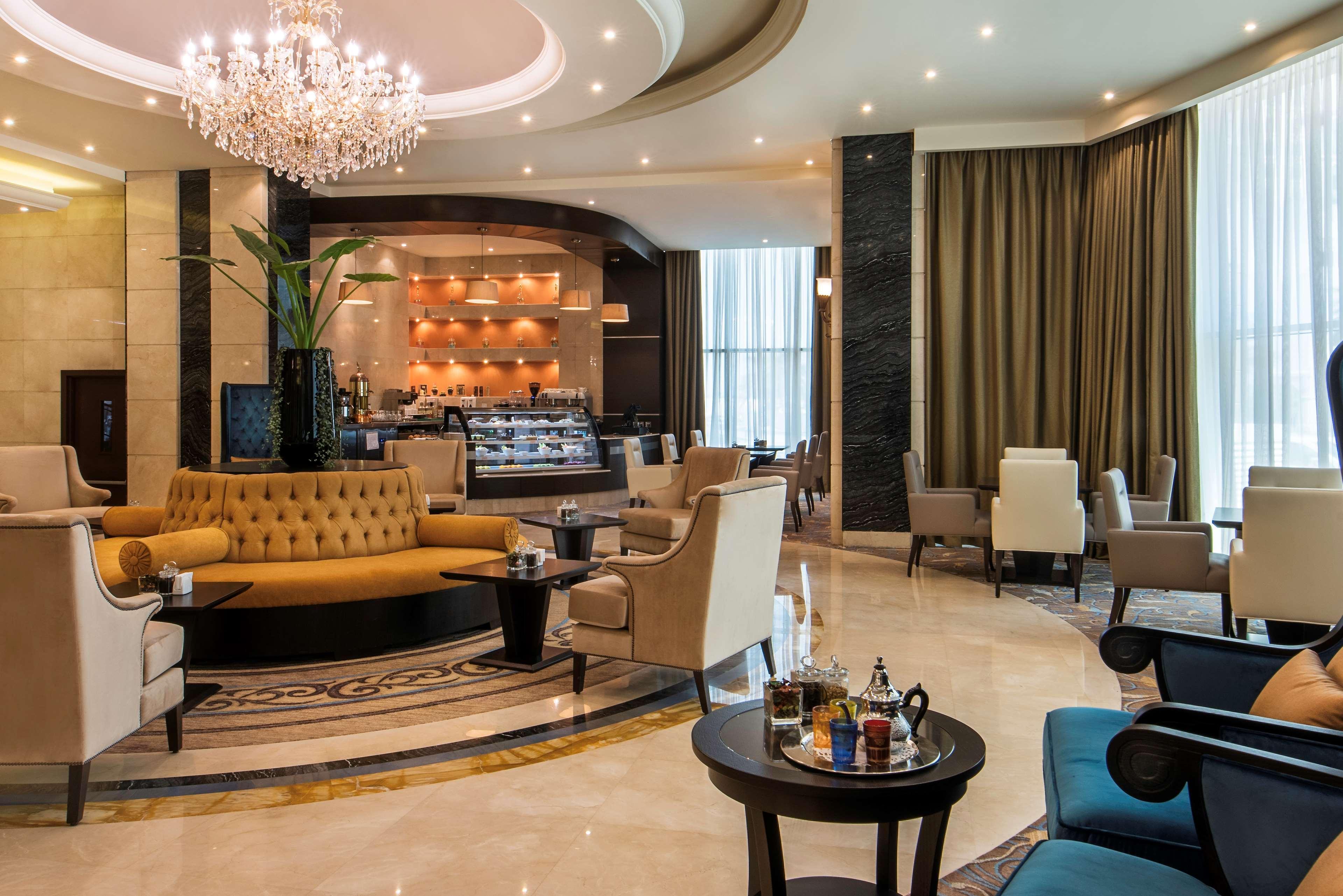 Golden Tulip Doha Hotel Exteriör bild Lobby