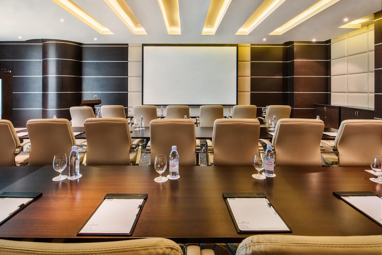 Golden Tulip Doha Hotel Exteriör bild Meeting room